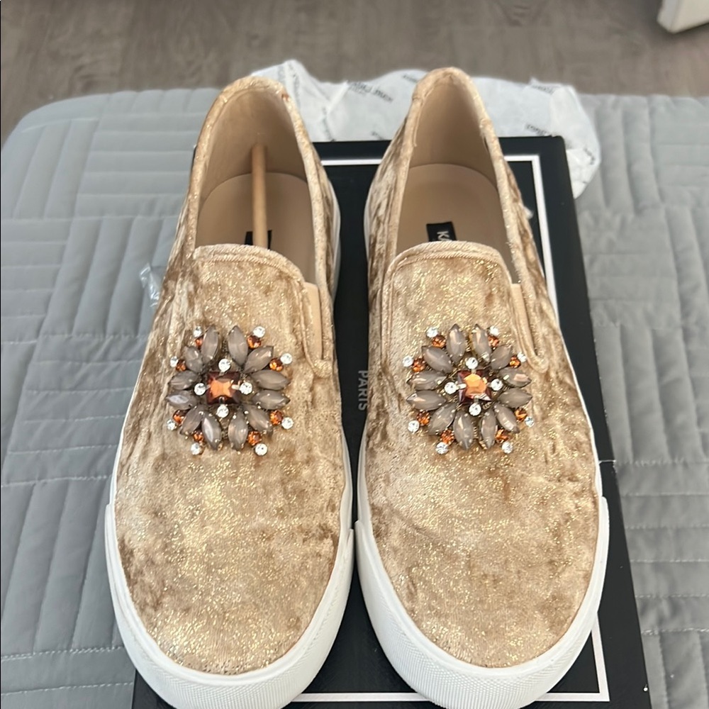 Elegant Gold Slip-On Women's Shoes